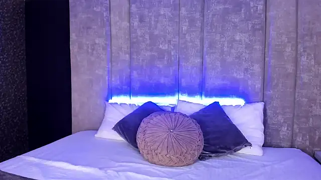 LolaGray   online show from 03/11/26, 07:42