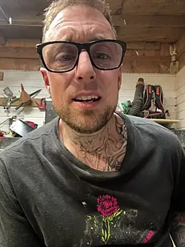 Snapshot of WIDBIGWHITECOCK chatting on 02/03/26, 06:22 WIDBIGWHITECOCK online show from 02/03/26, 06:22