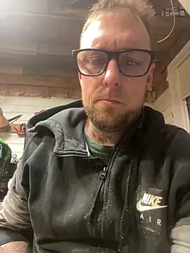 Snapshot of WIDBIGWHITECOCK chatting on 02/05/26, 05:12 WIDBIGWHITECOCK online show from 02/05/26, 05:12