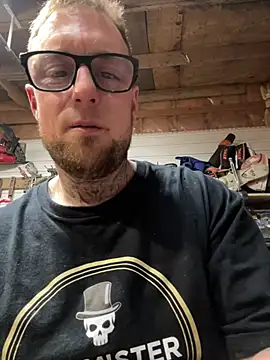 Snapshot of WIDBIGWHITECOCK chatting on 02/12/26, 06:08 WIDBIGWHITECOCK online show from 02/12/26, 06:08