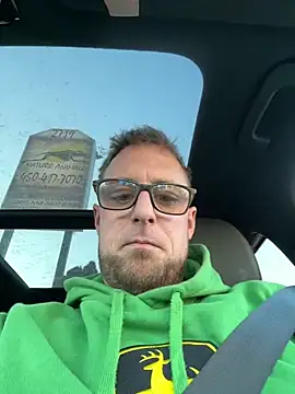 Snapshot of WIDBIGWHITECOCK chatting on 03/02/26, 10:05 WIDBIGWHITECOCK online show from 03/02/26, 10:05