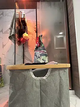 Snapshot of WIDBIGWHITECOCK chatting on 03/03/26, 09:53 WIDBIGWHITECOCK online show from 03/03/26, 09:53