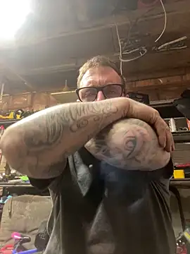 Snapshot of WIDBIGWHITECOCK chatting on 03/14/26, 05:13 WIDBIGWHITECOCK online show from 03/14/26, 05:13