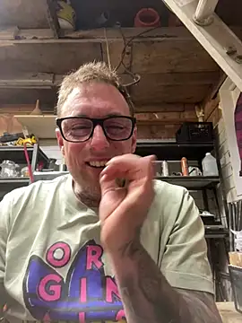 Snapshot of WIDBIGWHITECOCK chatting on 03/21/26, 12:26 WIDBIGWHITECOCK online show from 03/21/26, 12:26