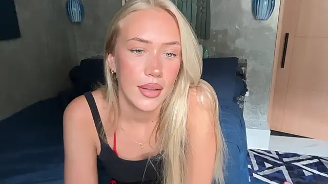 Snapshot of livsslife chatting on 02/25/26, 03:16 livsslife online show from 02/25/26, 03:16