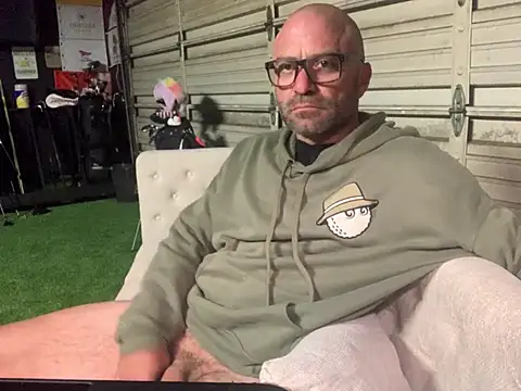 Snapshot of calimeatstick chatting on 02/03/26, 01:49 calimeatstick online show from 02/03/26, 01:49