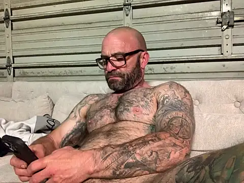 Snapshot of calimeatstick chatting on 02/14/26, 04:09 calimeatstick online show from 02/14/26, 04:09