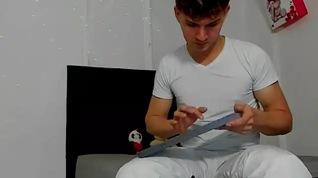 camilo model online show from 05/16/26, 02:41
