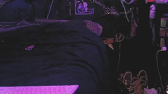 Snapshot of pineapplelife chatting on 03/27/26, 08:26 pineapplelife online show from 03/27/26, 08:26