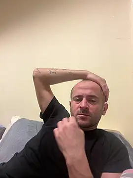 Snapshot of Majestik1 chatting on 01/14/26, 12:00 Majestik1 online show from 01/14/26, 12:00