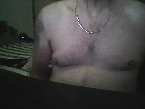 Snapshot of loudandproud chatting on 04/09/26, 12:43 loudandproud online show from 04/09/26, 12:43