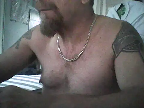 Snapshot of loudandproud chatting on 04/13/26, 08:58 loudandproud online show from 04/13/26, 08:58