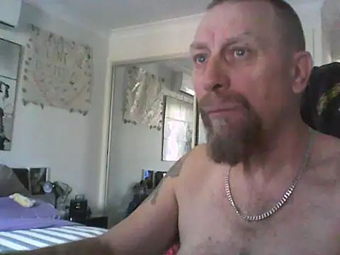 Snapshot of loudandproud chatting on 04/18/26, 05:55 loudandproud online show from 04/18/26, 05:55