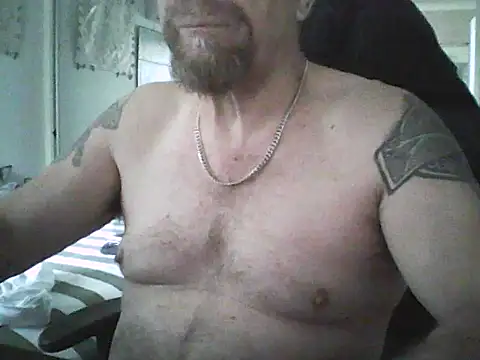 Snapshot of loudandproud chatting on 05/16/26, 05:59 loudandproud online show from 05/16/26, 05:59