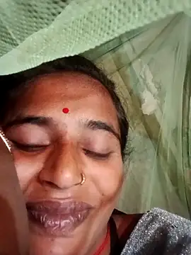 Snapshot of Jan_692 chatting on 03/11/26, 09:43 Jan 692 online show from 03/11/26, 09:43