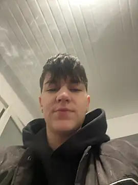 Snapshot of ravenryx chatting on 01/10/26, 06:15 ravenryx online show from 01/10/26, 06:15