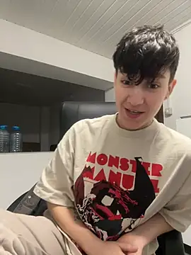 Snapshot of ravenryx chatting on 02/11/26, 03:50 ravenryx online show from 02/11/26, 03:50