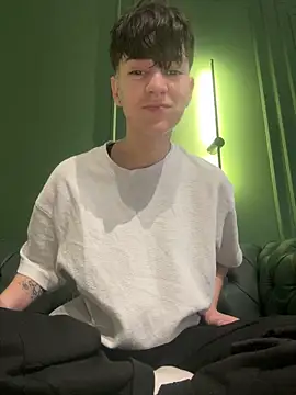 Snapshot of ravenryx chatting on 03/11/26, 03:51 ravenryx online show from 03/11/26, 03:51