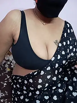 Snapshot of Ammu14399 chatting on 05/11/26, 04:04 Ammu14399 online show from 05/11/26, 04:04