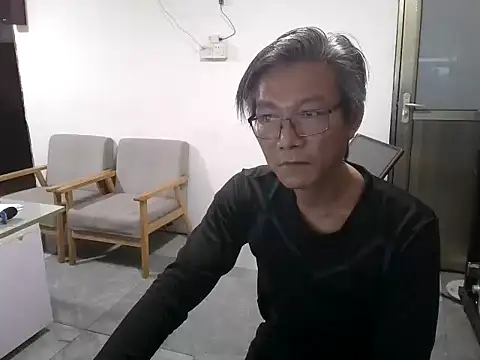 Snapshot of me-great chatting on 01/19/26, 11:47 me-great online show from 01/19/26, 11:47