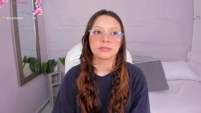 lanna 18  online show from 05/21/26, 12:01