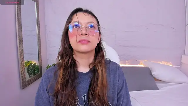 lanna 18  online show from 06/25/26, 11:37