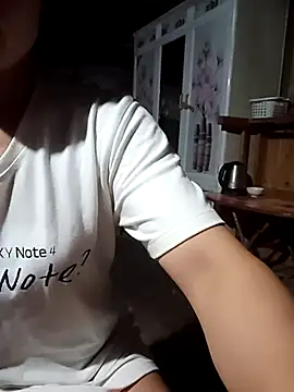 Snapshot of him220 chatting on 06/09/26, 01:06 him220 online show from 06/09/26, 01:06