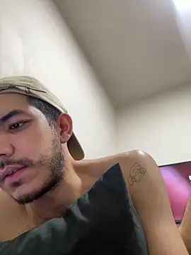 Snapshot of vinihfeh chatting on 02/03/26, 06:40 vinihfeh online show from 02/03/26, 06:40