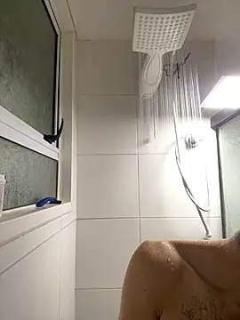 Snapshot of vinihfeh chatting on 02/14/26, 01:13 vinihfeh online show from 02/14/26, 01:13