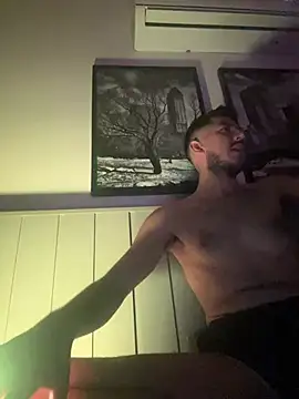 Snapshot of vinihfeh chatting on 02/24/26, 04:43 vinihfeh online show from 02/24/26, 04:43