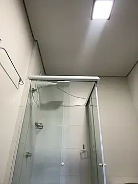 Snapshot of vinihfeh chatting on 02/25/26, 06:39 vinihfeh online show from 02/25/26, 06:39