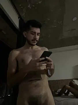 Snapshot of vinihfeh chatting on 02/27/26, 06:35 vinihfeh online show from 02/27/26, 06:35