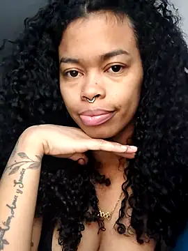 Snapshot of shenna_brunette chatting on 01/15/26, 01:16 shenna brunette online show from 01/15/26, 01:16