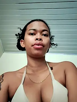 Snapshot of shenna_brunette chatting on 02/18/26, 03:30 shenna brunette online show from 02/18/26, 03:30