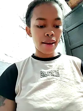 Snapshot of shenna_brunette chatting on 03/06/26, 02:57 shenna brunette online show from 03/06/26, 02:57