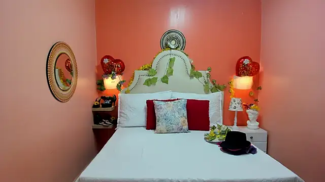 Dalila Najjar  online show from 05/01/26, 02:54