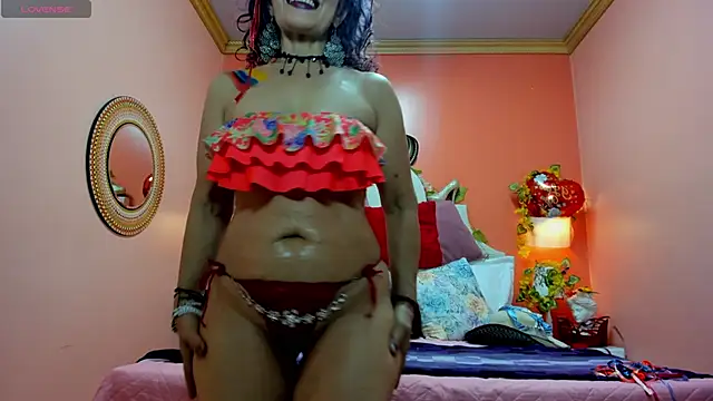 Dalila Najjar  online show from 06/19/26, 02:43