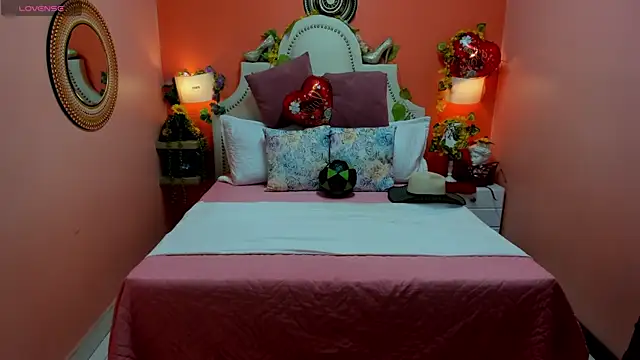 Dalila Najjar  online show from 06/21/26, 03:25