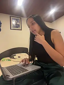 Snapshot of Eve_Ritz chatting on 02/27/26, 04:23 Eve Ritz online show from 02/27/26, 04:23