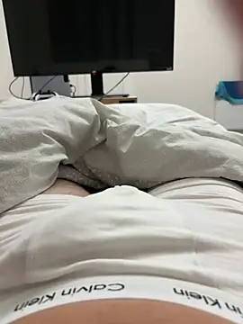 Snapshot of hrnylad_55 chatting on 01/10/26, 08:43 hrnylad 55 online show from 01/10/26, 08:43