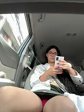 Snapshot of dani_bela chatting on 01/15/26, 10:46 dani bela online show from 01/15/26, 10:46