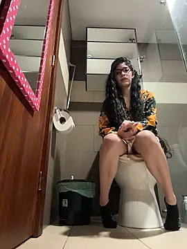 Snapshot of dani_bela chatting on 03/10/26, 02:27 dani bela online show from 03/10/26, 02:27