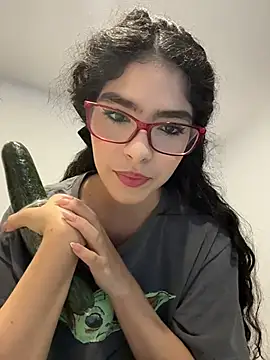 Snapshot of dani_bela chatting on 03/11/26, 04:07 dani bela online show from 03/11/26, 04:07