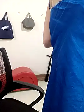 Snapshot of _phuonglan_ chatting on 03/11/26, 12:27 phuonglan online show from 03/11/26, 12:27