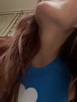 Lily Viola online show from 05/28/26, 06:00