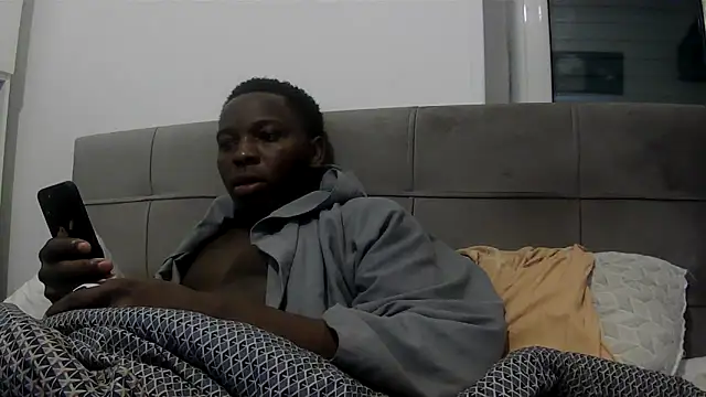 Snapshot of Bigchocco chatting on 02/19/26, 12:17 Bigchocco online show from 02/19/26, 12:17