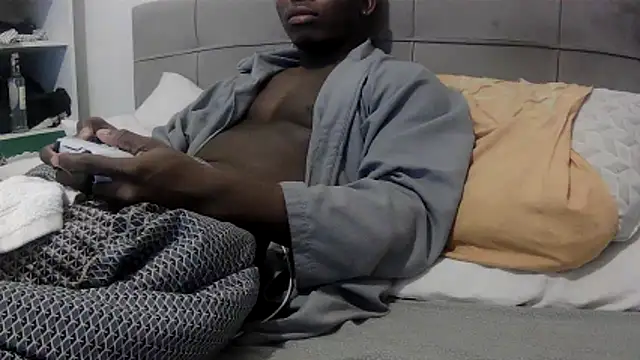 Snapshot of Bigchocco chatting on 02/19/26, 04:25 Bigchocco online show from 02/19/26, 04:25