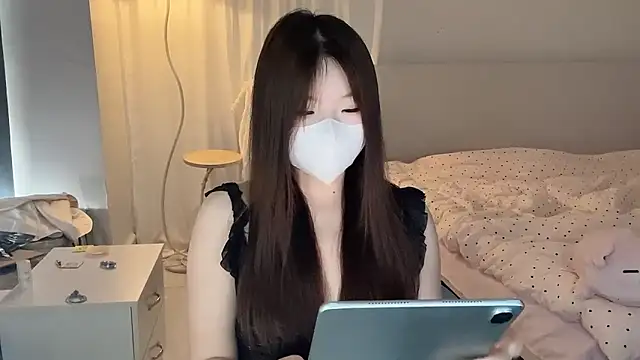  xiaoxinxin  online show from 06/18/26, 02:34