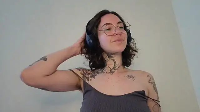 Dirty Pink online show from 06/19/26, 08:07