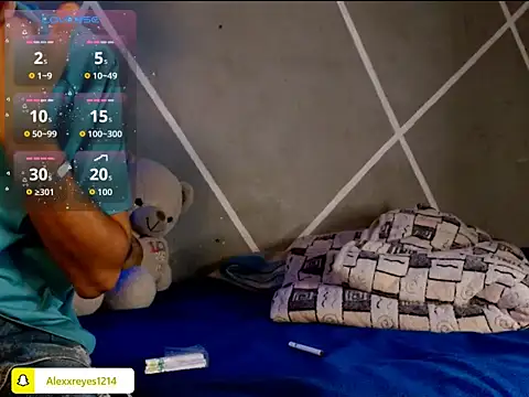 Snapshot of alexx_23cm chatting on 06/15/26, 01:41 alexx 23cm online show from 06/15/26, 01:41